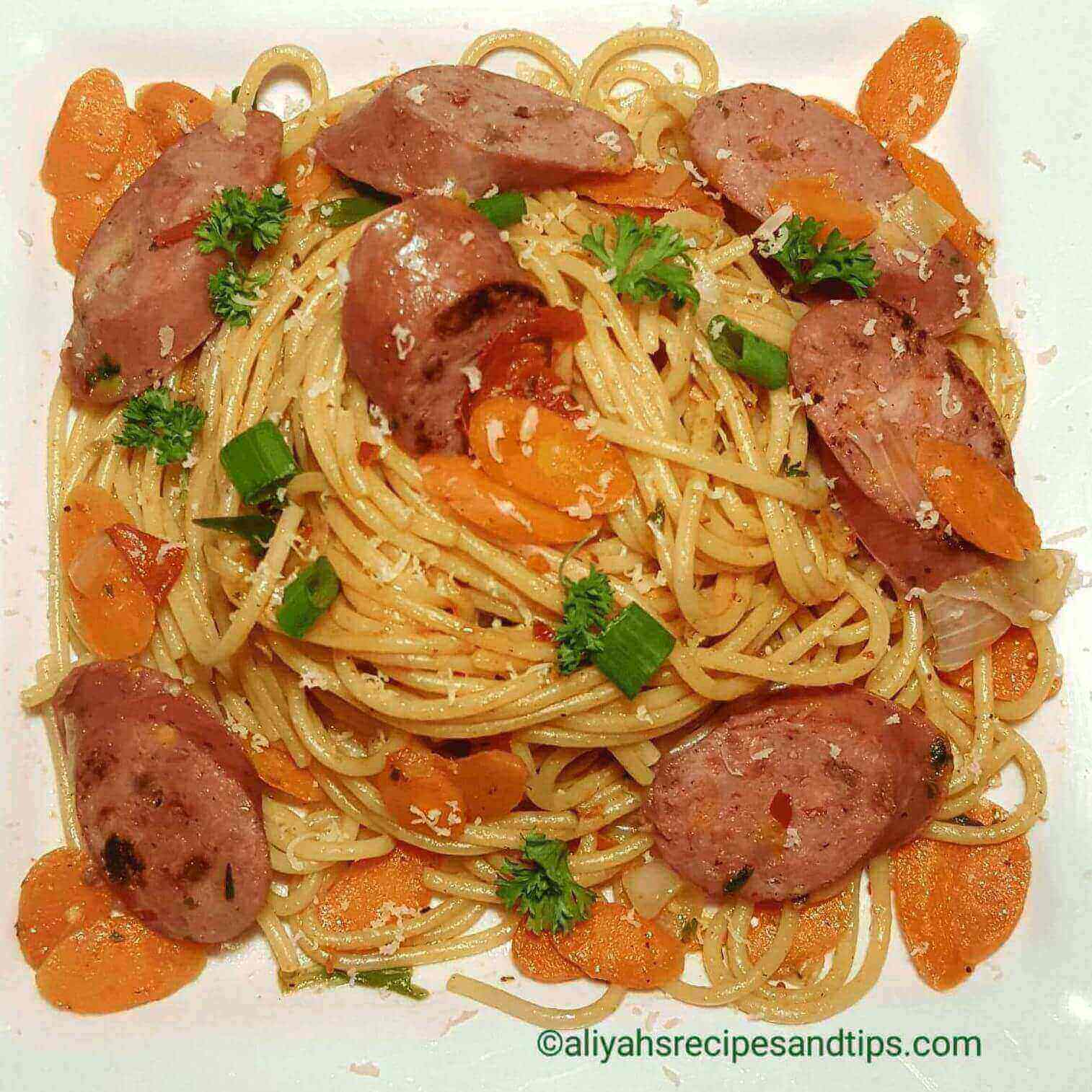 NOODLES WITH SHREDDED CHICKEN & SAUSAGE